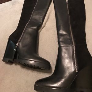 MICHAEL KORS wedge boat